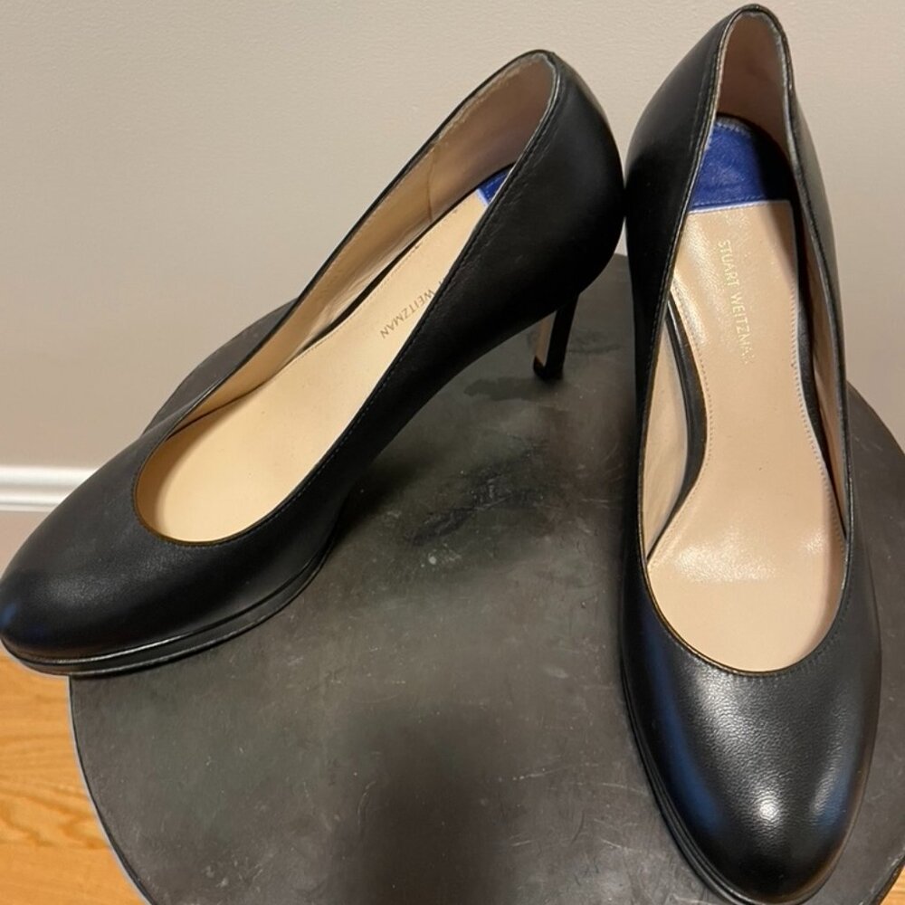 Stuart Weitzman nearly new pumps with platform size 6